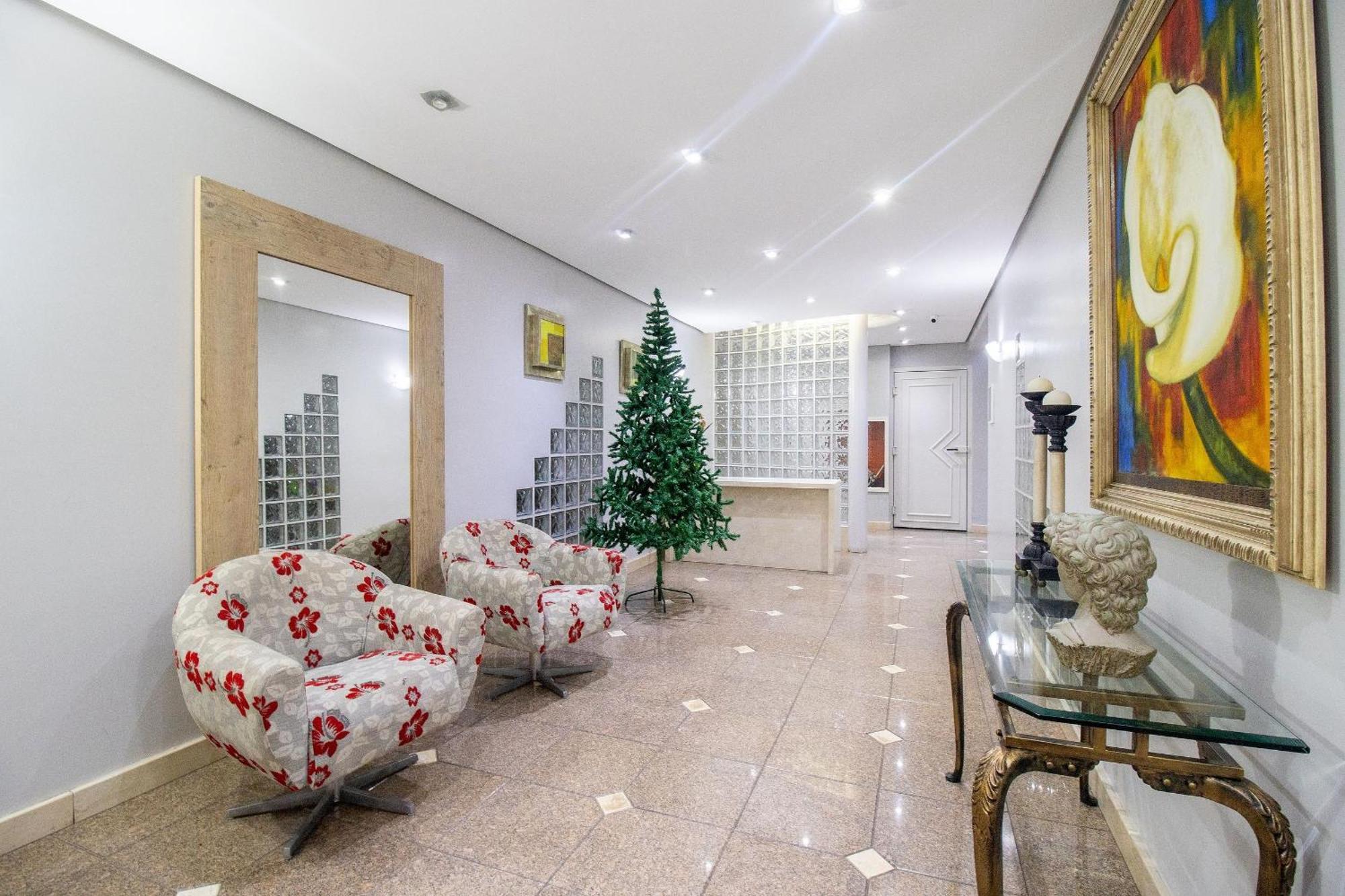 Bor41 - Quadra Mar, 4 Dorm, 2 Garagens, Churrasq. * Balneário Camboriú