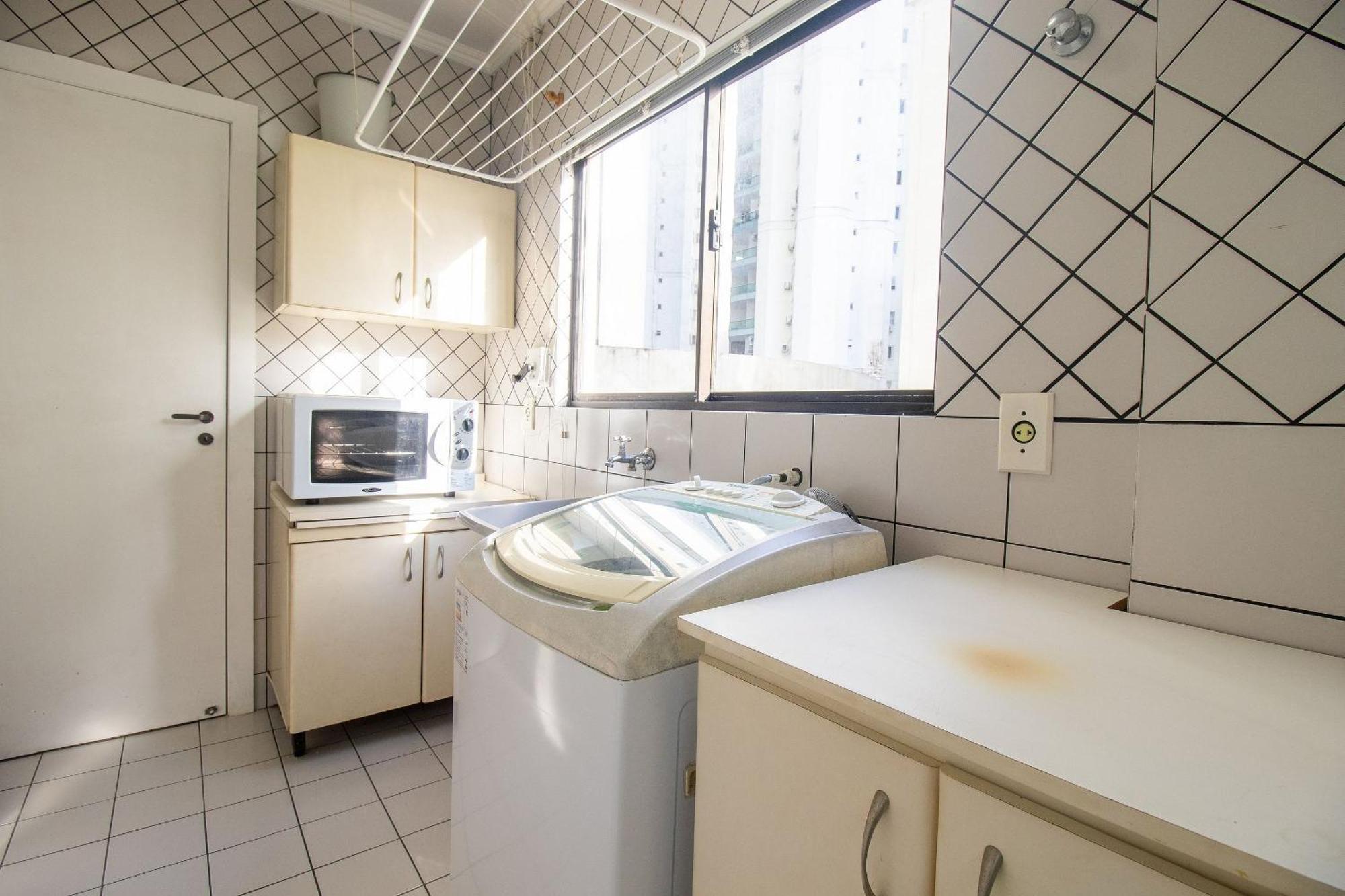 Bor41 - Quadra Mar, 4 Dorm, 2 Garagens, Churrasq. * Balneário Camboriú